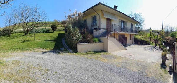 casa indipendente in vendita ad Alessandria in zona Valle San Bartolomeo