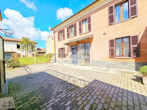 casa indipendente in vendita ad Alessandria in zona Cascinagrossa