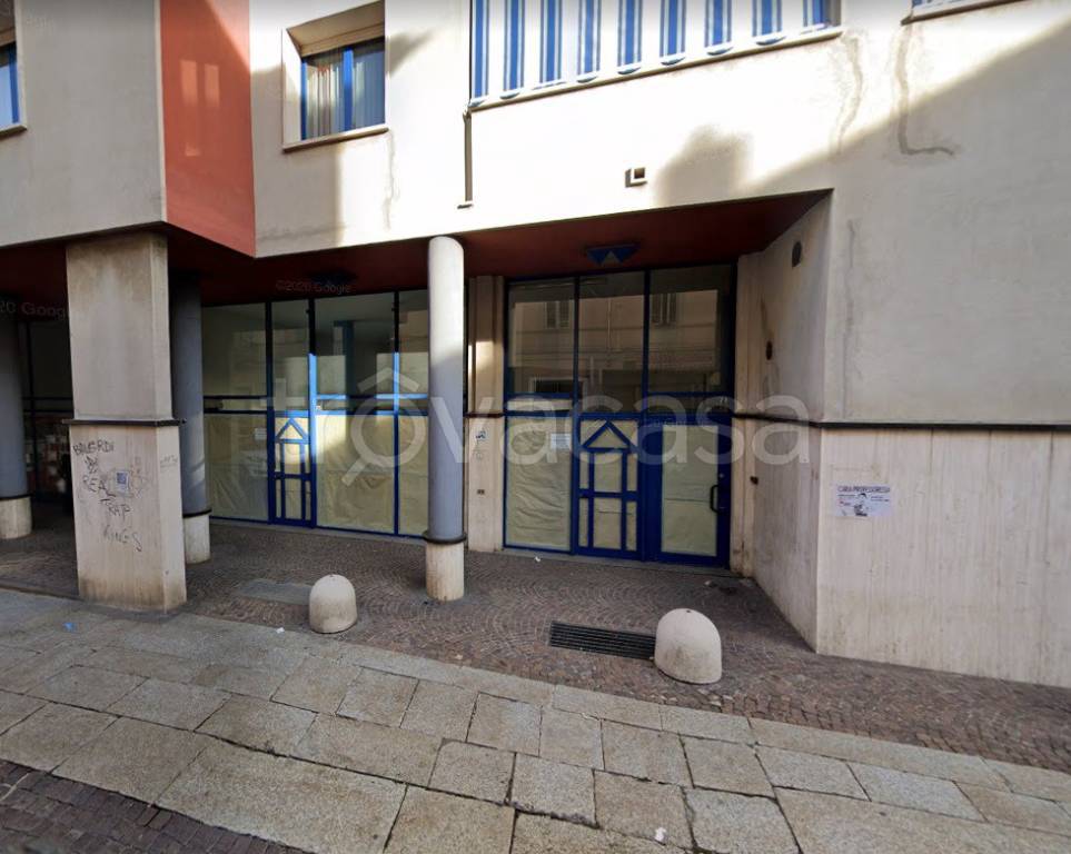 negozio in vendita ad Alessandria in zona Borgo Rovereto