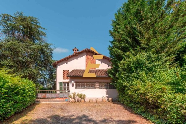 casa indipendente in vendita ad Alessandria in zona Valmadonna