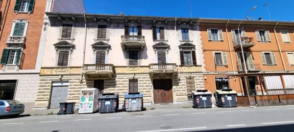 casa indipendente in vendita ad Alessandria in zona Centro Città