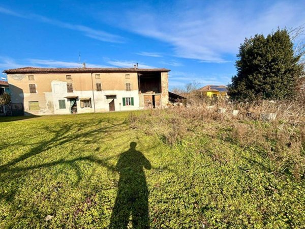casa indipendente in vendita ad Alessandria in zona Cantalupo