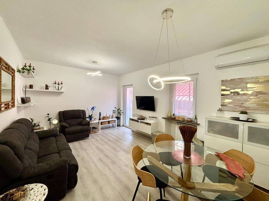 casa indipendente in vendita ad Alessandria in zona Orti