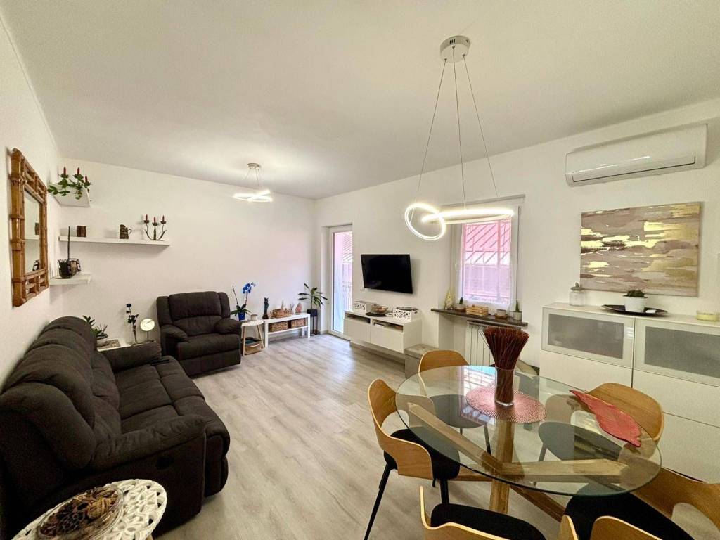 casa indipendente in vendita ad Alessandria in zona Orti