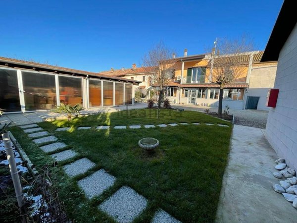 casa indipendente in vendita ad Alessandria in zona San Giuliano Vecchio