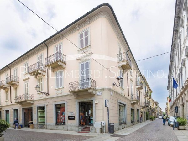 negozio in vendita ad Alessandria in zona Centro Città