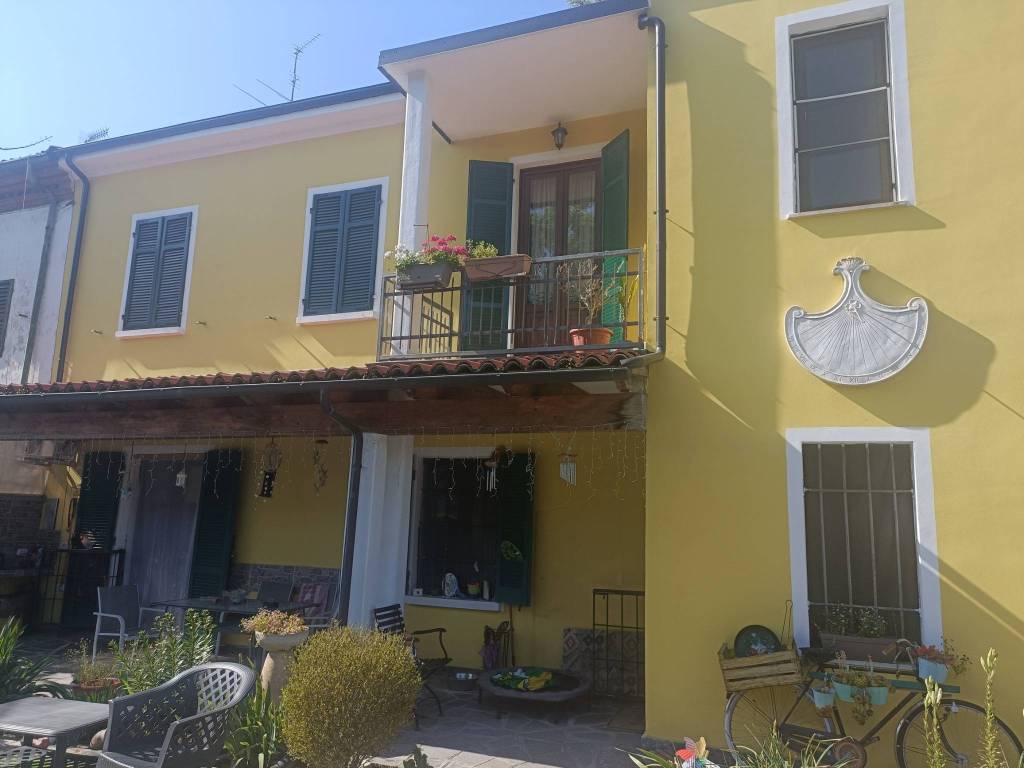 casa indipendente in vendita ad Alessandria in zona San Michele