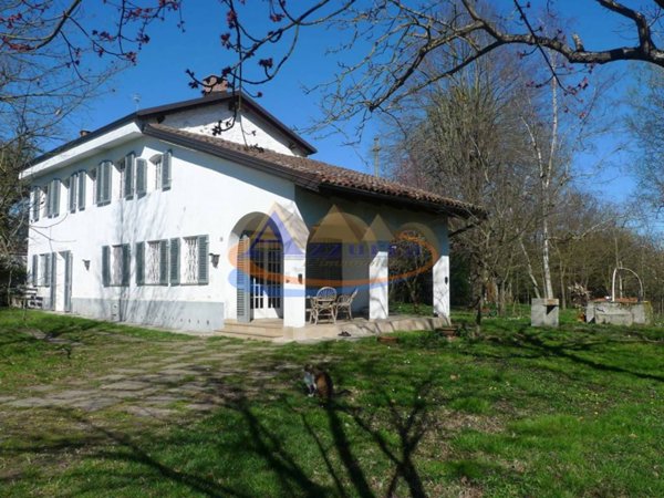 casa indipendente in vendita ad Alessandria in zona Valle San Bartolomeo