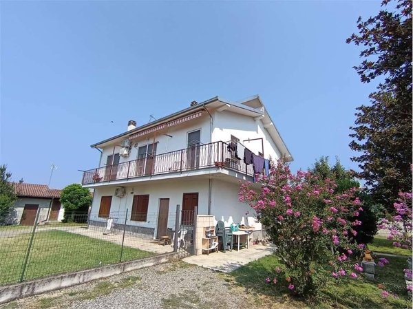 casa indipendente in vendita ad Alessandria