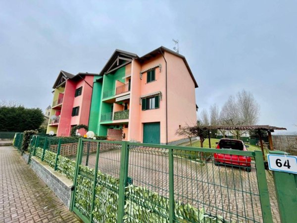casa indipendente in vendita ad Alessandria in zona Casalbagliano