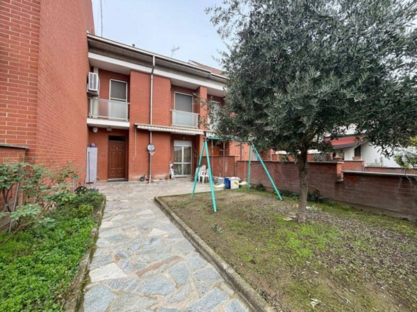 casa indipendente in vendita ad Alessandria in zona zona Pista