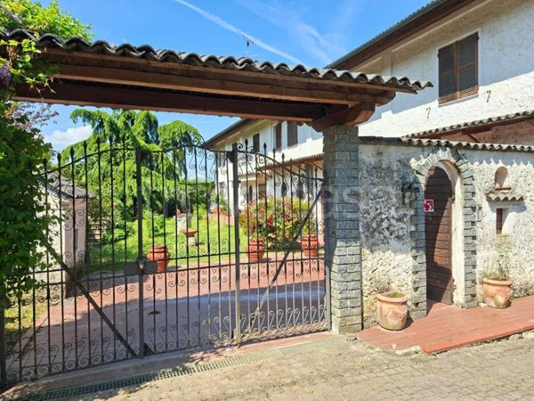 casa indipendente in vendita ad Alessandria in zona Valmadonna