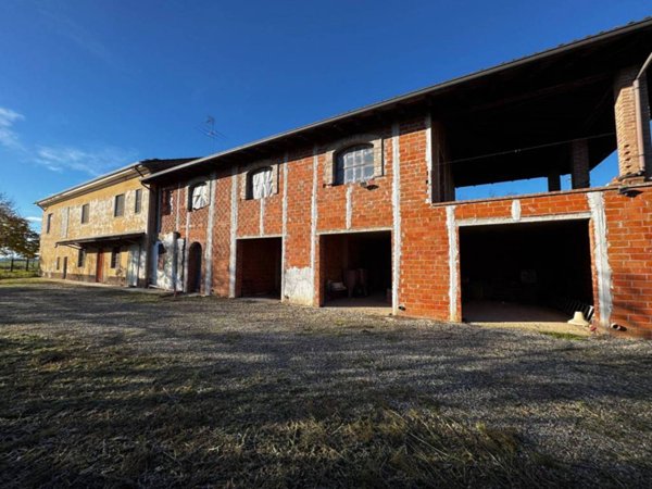 casa indipendente in vendita ad Alessandria in zona Filippona