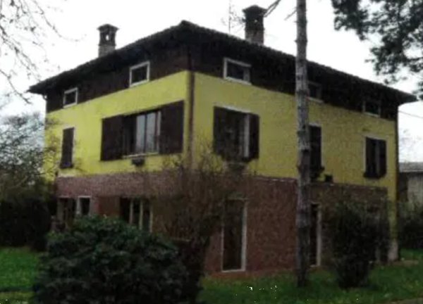 casa indipendente in vendita ad Alessandria