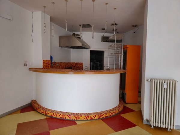 locale commerciale in vendita ad Alessandria in zona Piazza Garibaldi