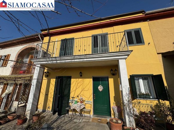 casa indipendente in vendita ad Alessandria in zona Valle San Bartolomeo