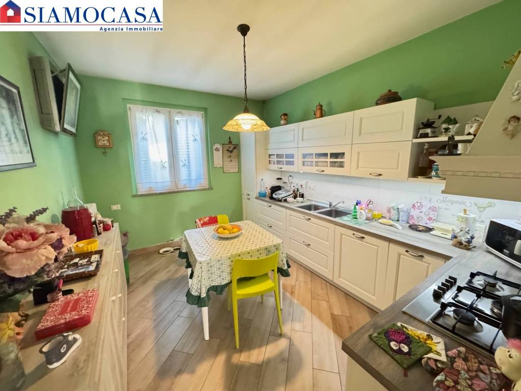 casa indipendente in vendita ad Alessandria in zona Valle San Bartolomeo