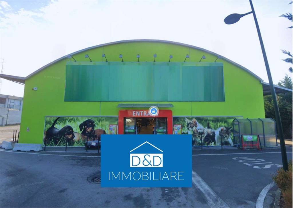 negozio in vendita ad Alessandria in zona Borgo Cittadella