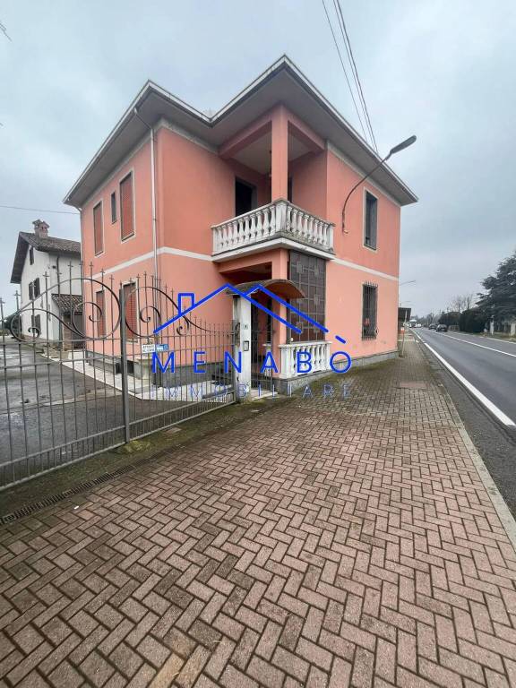 casa indipendente in vendita ad Alessandria in zona San Giuliano Vecchio