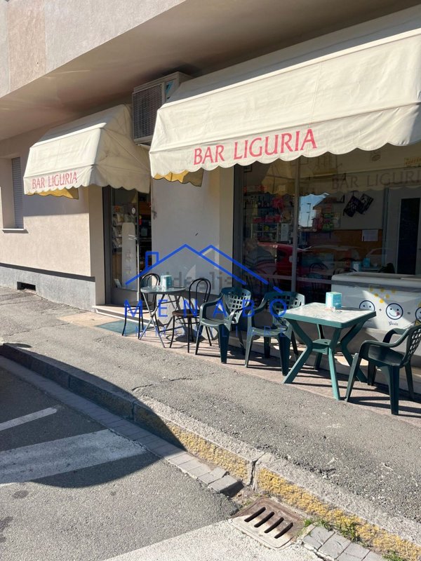 negozio in vendita ad Alessandria in zona zona Pista