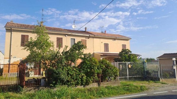 casa indipendente in vendita ad Alessandria