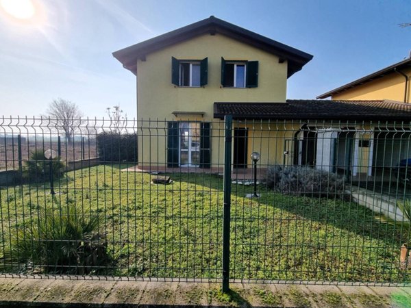 casa indipendente in vendita ad Alessandria in zona Spinetta Marengo