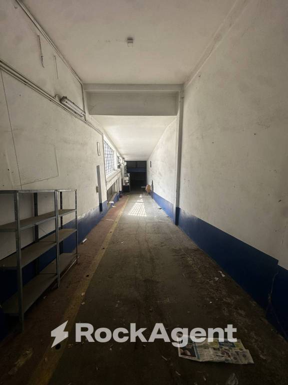 locale commerciale in vendita ad Alessandria