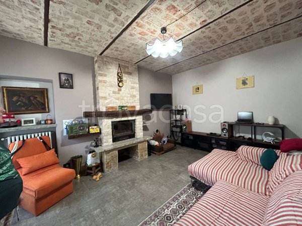 casa indipendente in vendita ad Alessandria in zona Orti