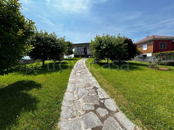 casa indipendente in vendita ad Alessandria in zona Mandrogne