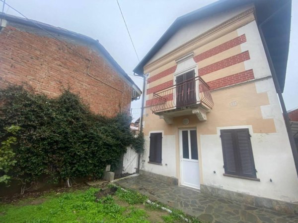 casa indipendente in vendita ad Alessandria