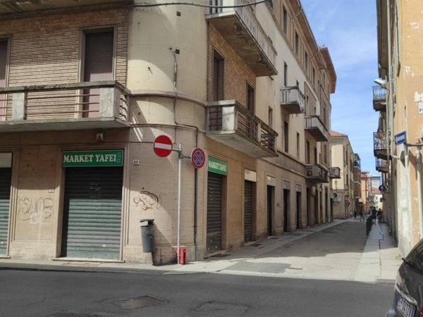negozio in vendita ad Alessandria