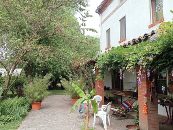 casa indipendente in vendita ad Alessandria in zona Valmadonna