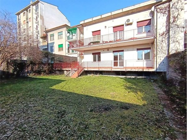casa indipendente in vendita ad Alessandria in zona zona Pista