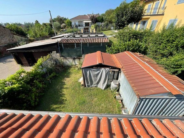 casa indipendente in vendita ad Alessandria in zona Valle San Bartolomeo