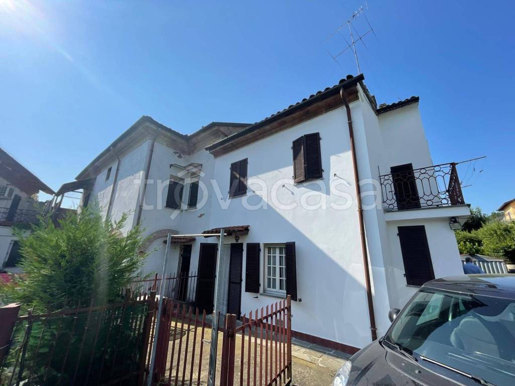 casa indipendente in vendita ad Alessandria in zona Valle San Bartolomeo