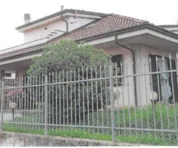 casa indipendente in vendita ad Alessandria