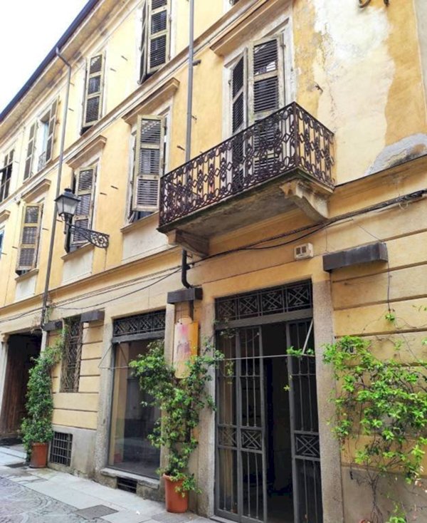 negozio in vendita ad Alessandria