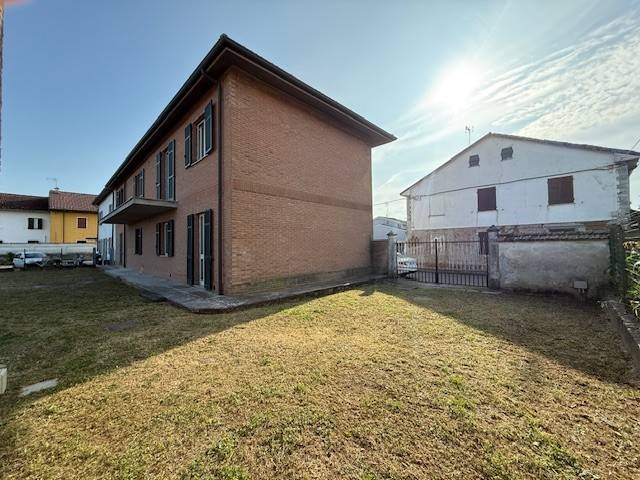 casa indipendente in vendita ad Alessandria in zona Spinetta Marengo