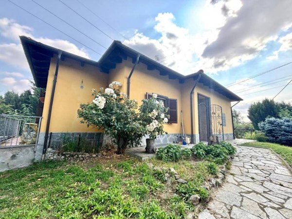 casa indipendente in vendita ad Alessandria in zona Valle San Bartolomeo