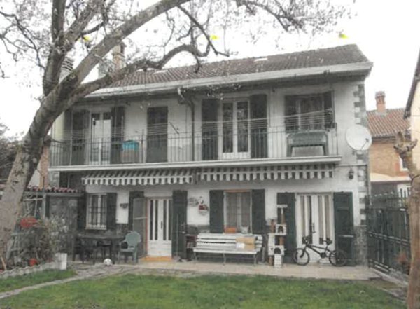 casa indipendente in vendita ad Alessandria in zona Castelceriolo