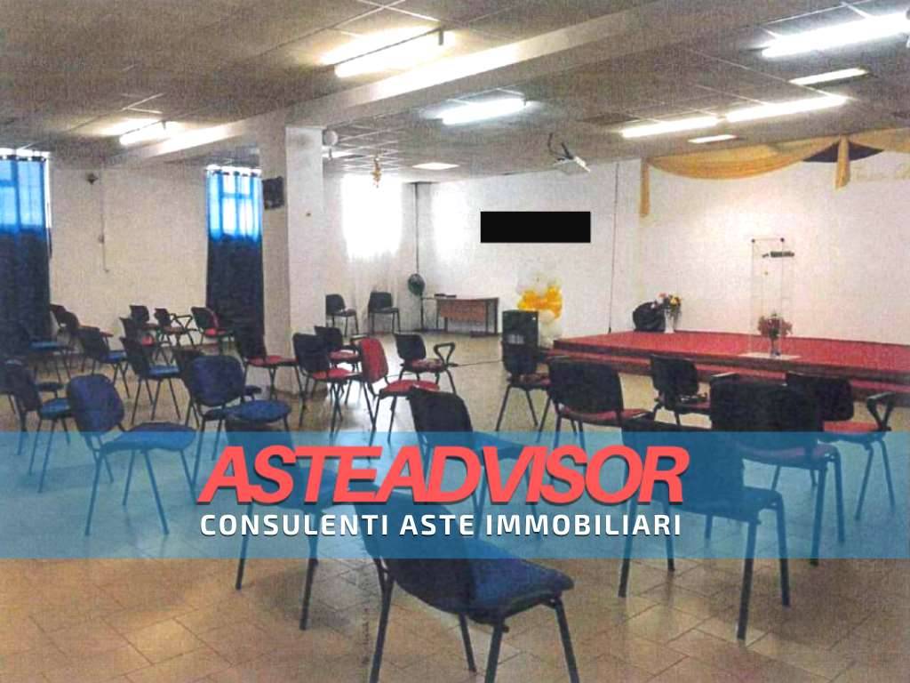 locale commerciale in vendita ad Alessandria in zona Il Cristo