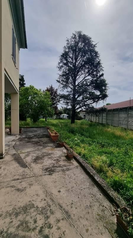 casa indipendente in vendita ad Alessandria in zona Orti