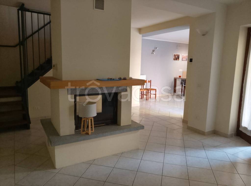 casa indipendente in vendita ad Alessandria in zona Borgo Rovereto