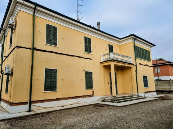 casa indipendente in vendita ad Alessandria in zona Castelceriolo