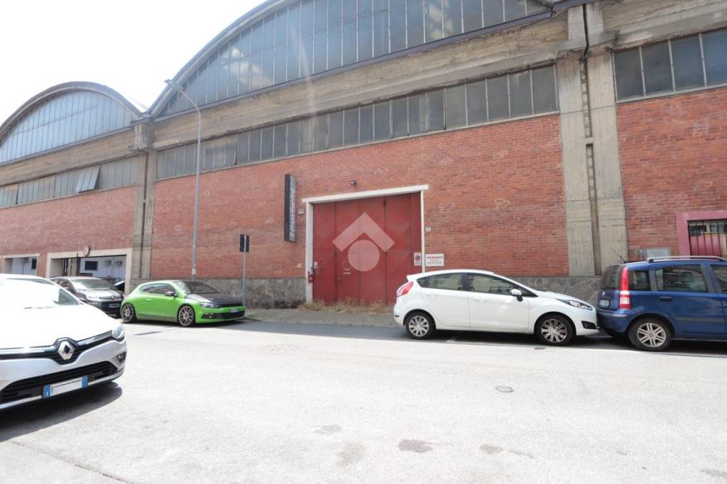 locale commerciale in vendita ad Alessandria in zona Orti