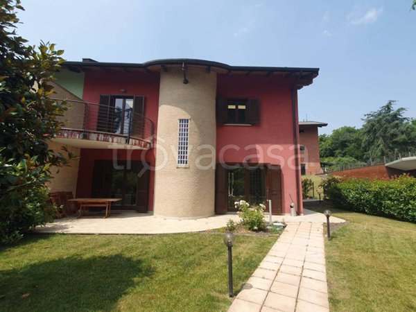 casa indipendente in vendita ad Alessandria in zona Valle San Bartolomeo