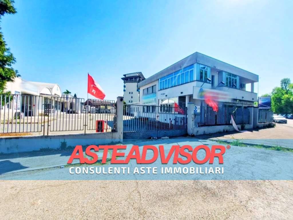 negozio in vendita ad Alessandria in zona Galimberti