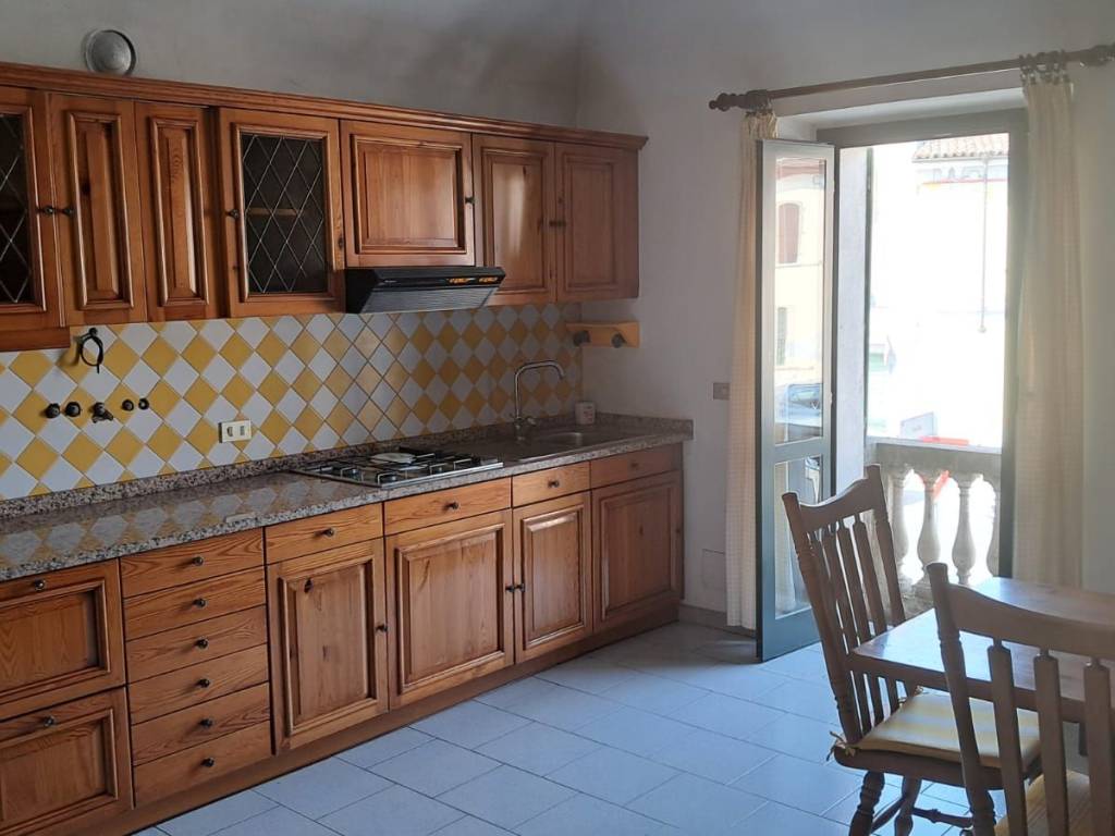 negozio in vendita ad Alessandria in zona Lobbi
