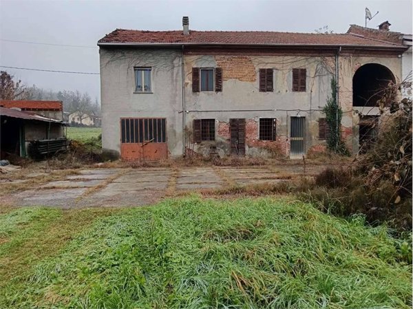 casa indipendente in vendita ad Alessandria in zona Valmadonna