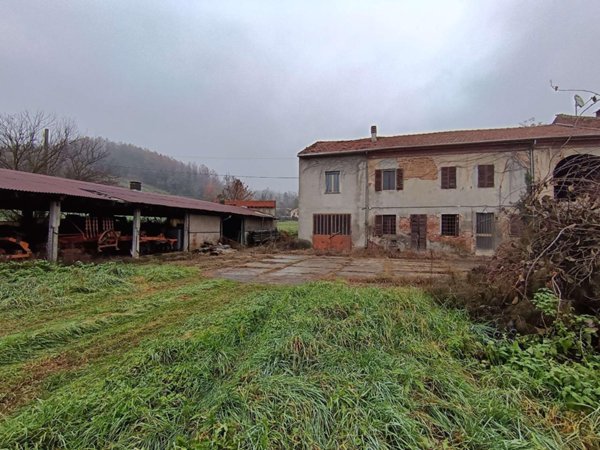 casa indipendente in vendita ad Alessandria in zona Valmadonna
